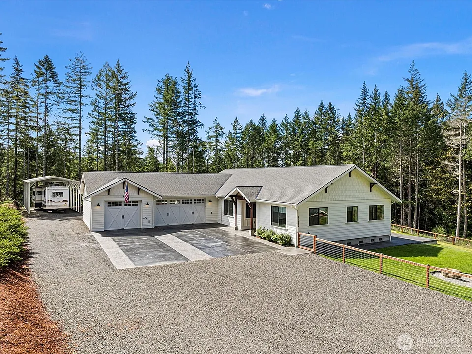 10128 Merlins Ln NW