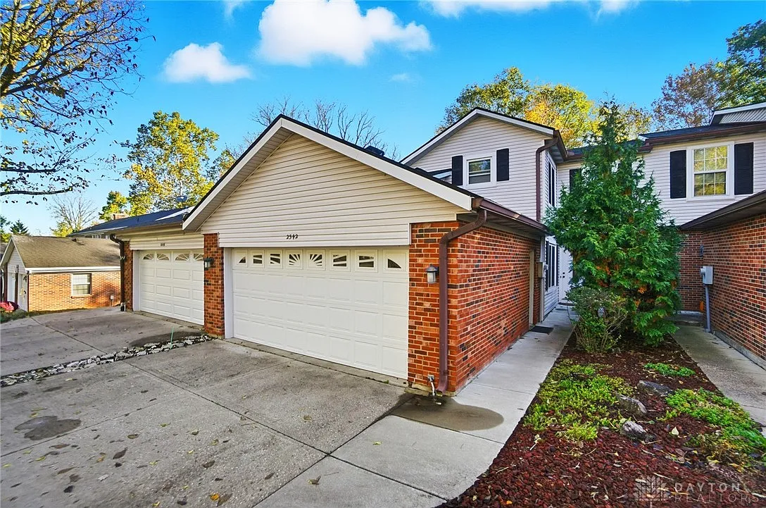 2542 Valais Ct photo 1