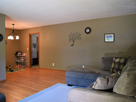 3rd image of 267 Rice Creek Blvd NE