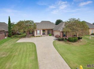 22626 Fairway View Dr, Zachary, LA 70791