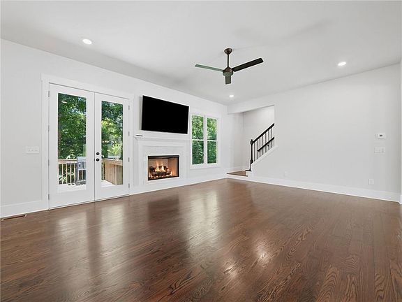 4th image of 110 Old Avery Dr