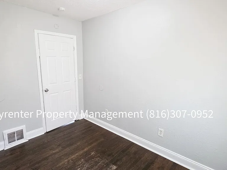 3921 Myrtle Ave — Photo 14