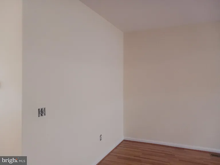 205 Hillside Ct — Photo 9