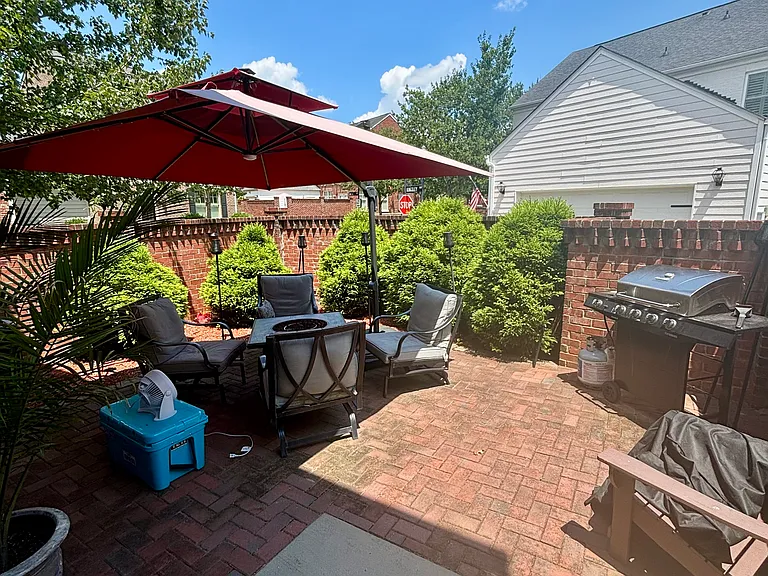 500 Summerfield Pl — Photo 2