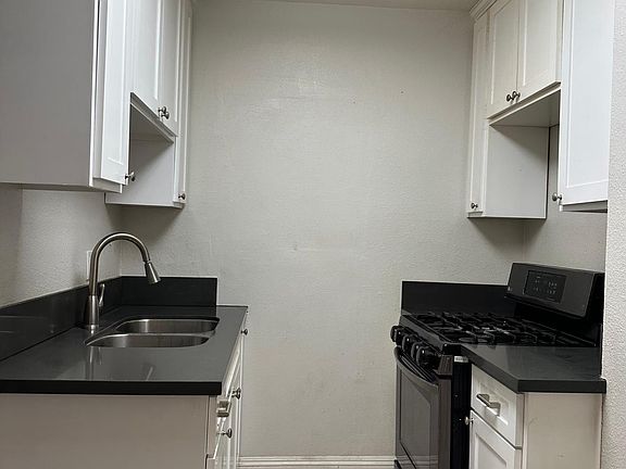 4th image of 927 N Rowan Ave