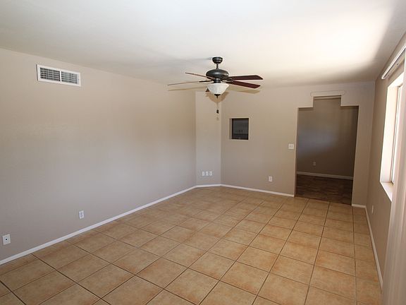 2nd image of 722 E Manor Dr