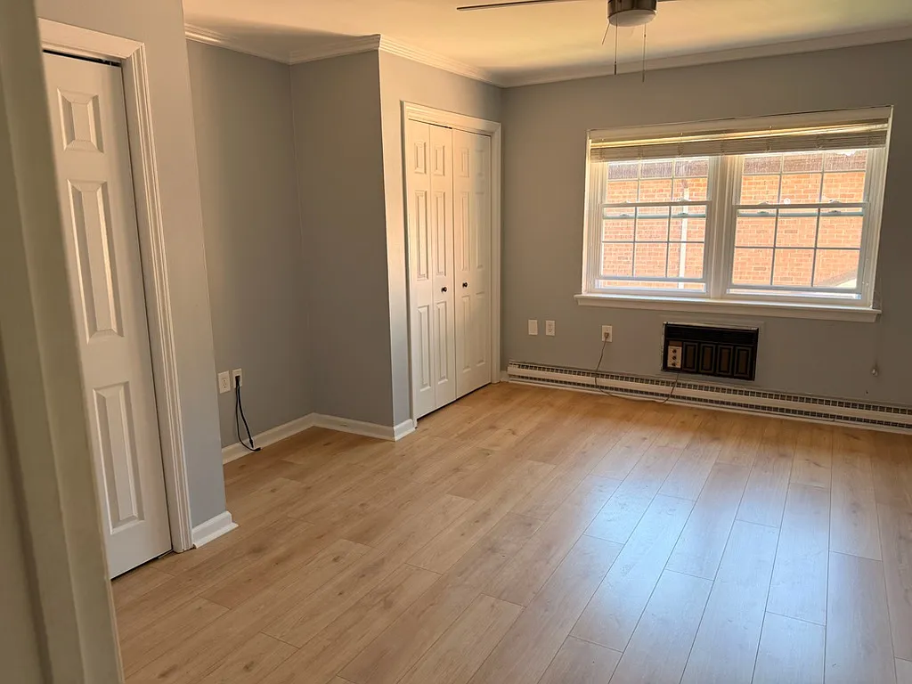 Building Photo - 32B Lakeside Dr