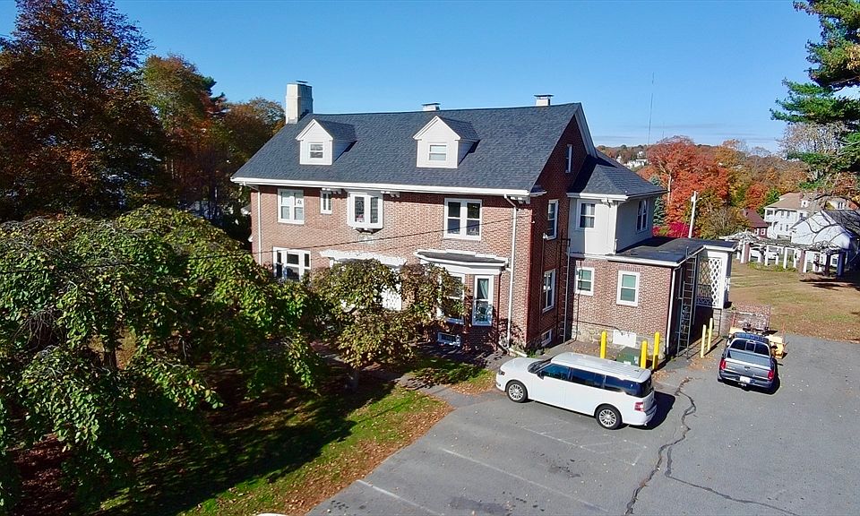1st image of 445 S Main St