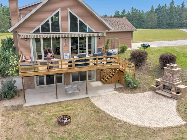 N2561 Hodgett Ct, Waupaca, WI 54981