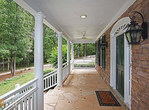 5th image of 40 Southlake Ln