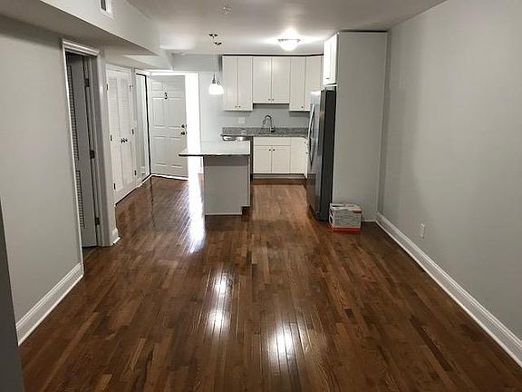Open plan dining room - kitchen