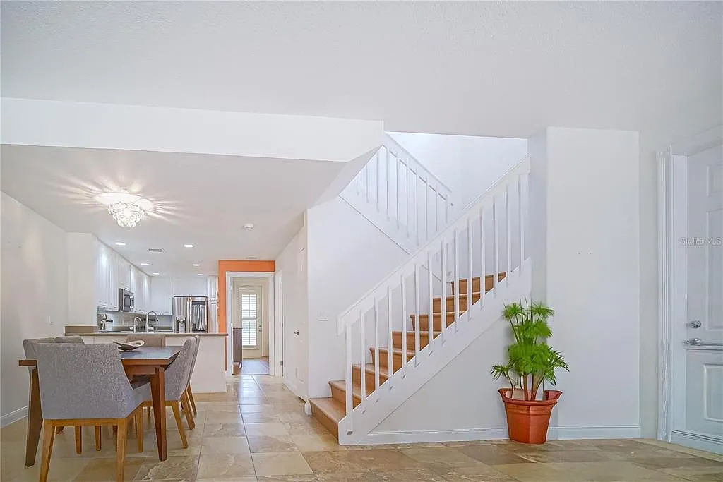 4 bed, 3.0 bath, 1720 sqft, $2,800 — Photo 3