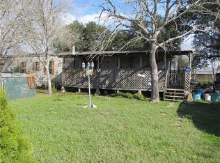 492 Aspen Ln, Wallis, TX 77485