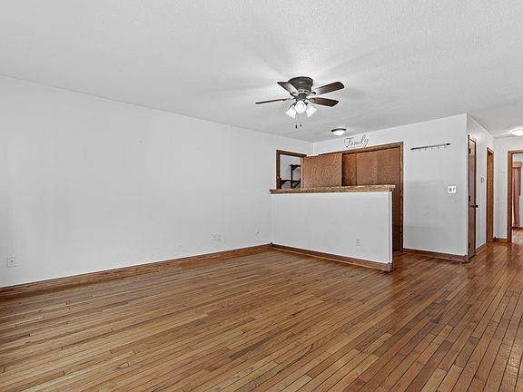 4th image of 1304 Gage Ct NW