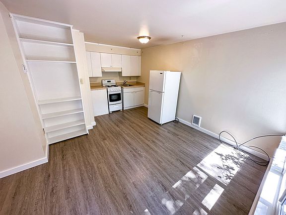 5th image of 706 Belmont Ave E #2