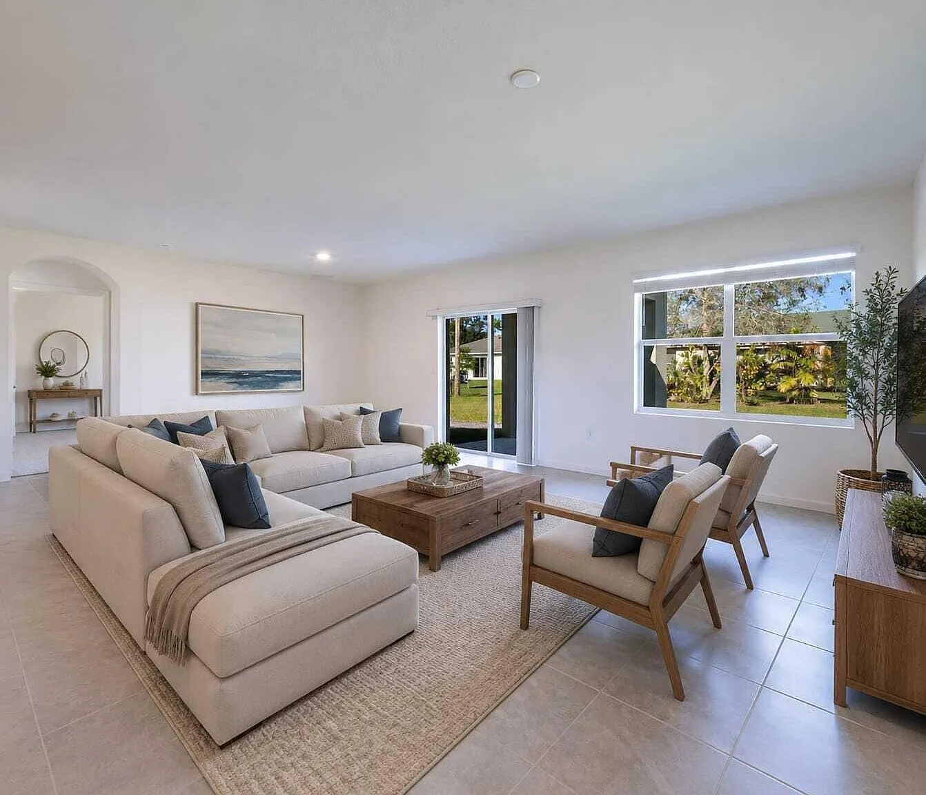 4 bed, 2.0 bath, 1915 sqft, $2,899 — Photo 1