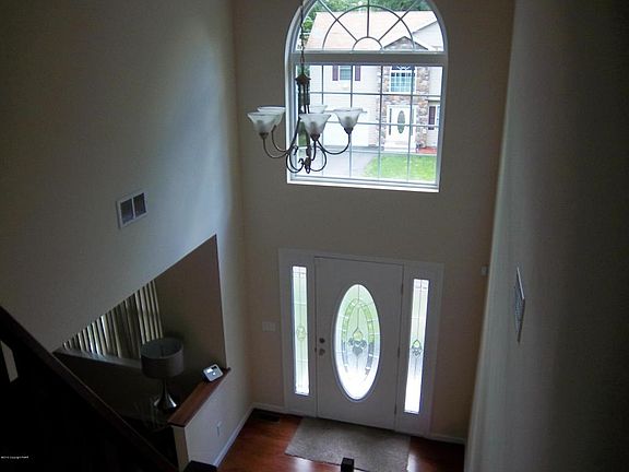 3rd image of 7101 Robinwood Dr