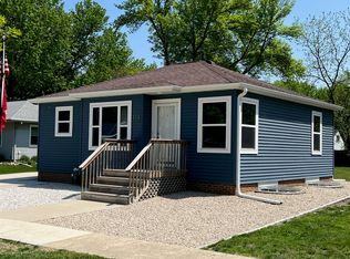 312 E 4th St, Lake Park, IA 51347