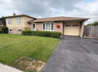 207 Michael Blvd, Whitby, ON L1N 6B5