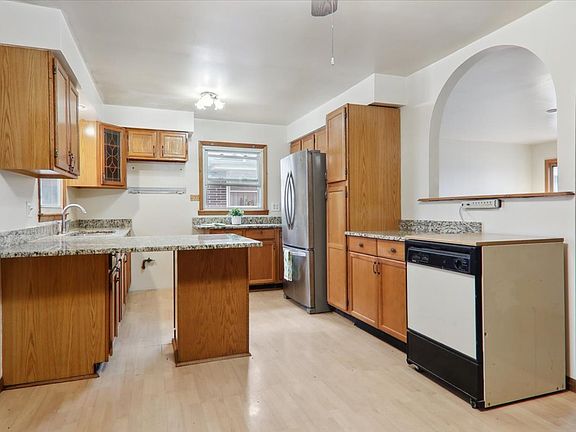 4th image of 6541 Terrace Dr