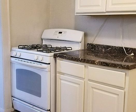 2nd image of 10707 Detroit Ave APT 3
