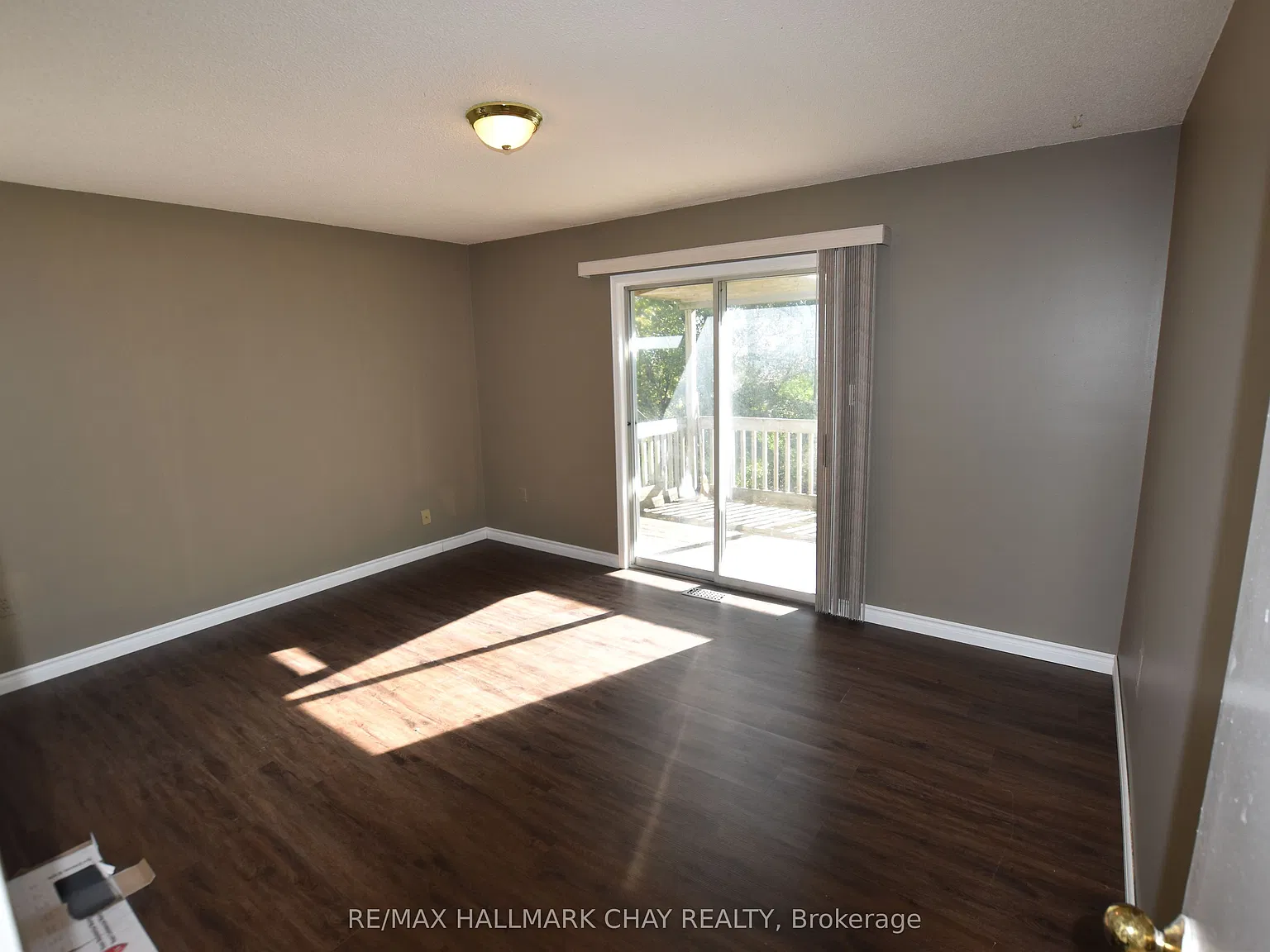 3 bed, $2,300 — Photo 4