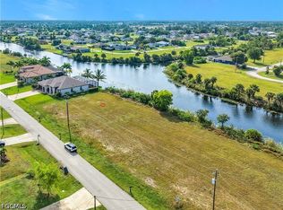 1226 NE 40th St, Cape Coral, FL 33909