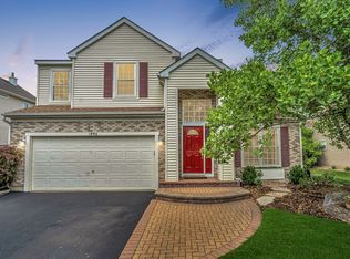 1996 Woodhaven Dr, Bartlett, IL 60103