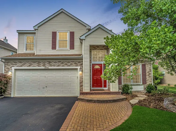 1996 Woodhaven Dr, Bartlett, IL 60103