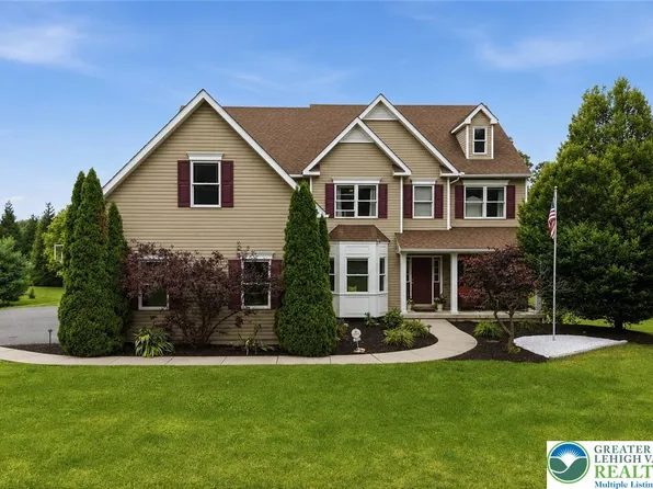 1212 Miller Rd, Wind Gap, PA 18091