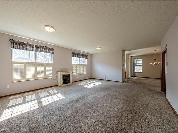 3rd image of 2414 Worthington Pl