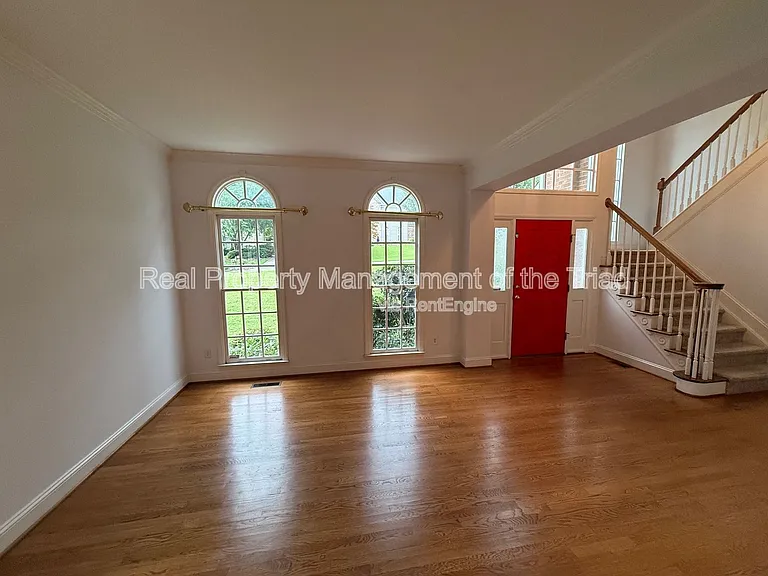 4210 Shoal Creek Dr — Photo 3