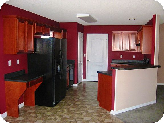 2nd image of 1450 Camrose Pl