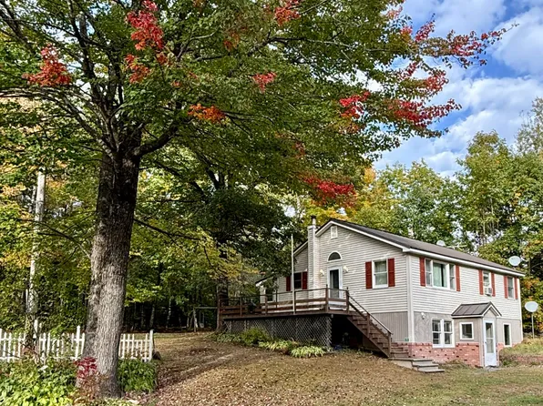 72 Meadowbrook Lane, Hudson, ME 04449