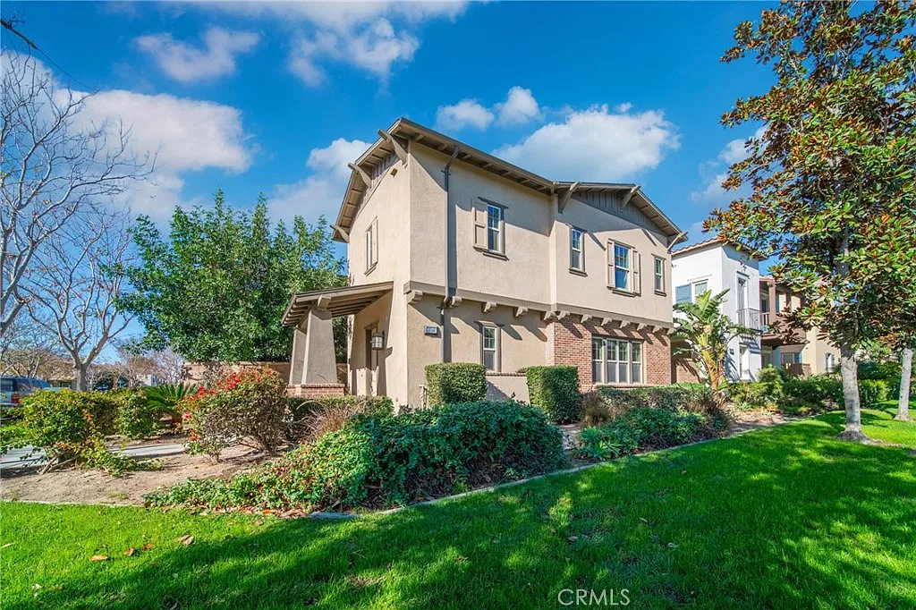 4 bed, 4.5 bath, 3015 sqft, $3,500 — Photo 2