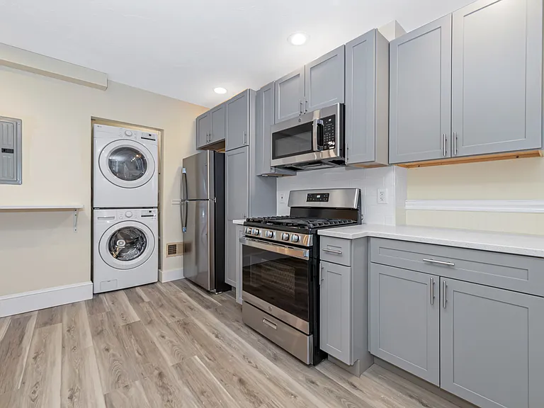 44 Brackett St #2D — Photo 3
