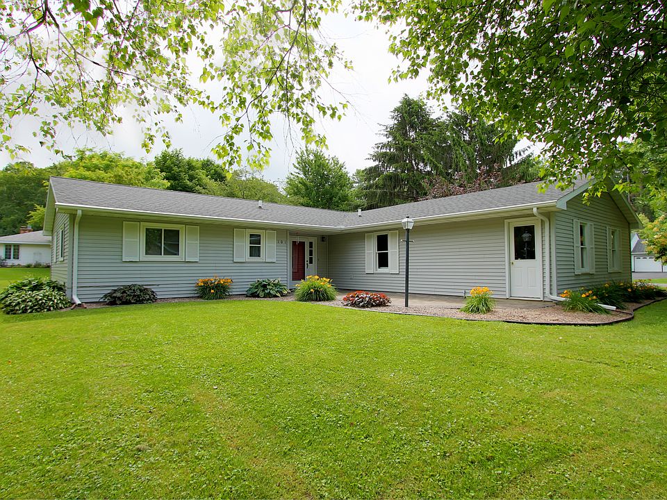 1st image of 101 Blackhawk Ln