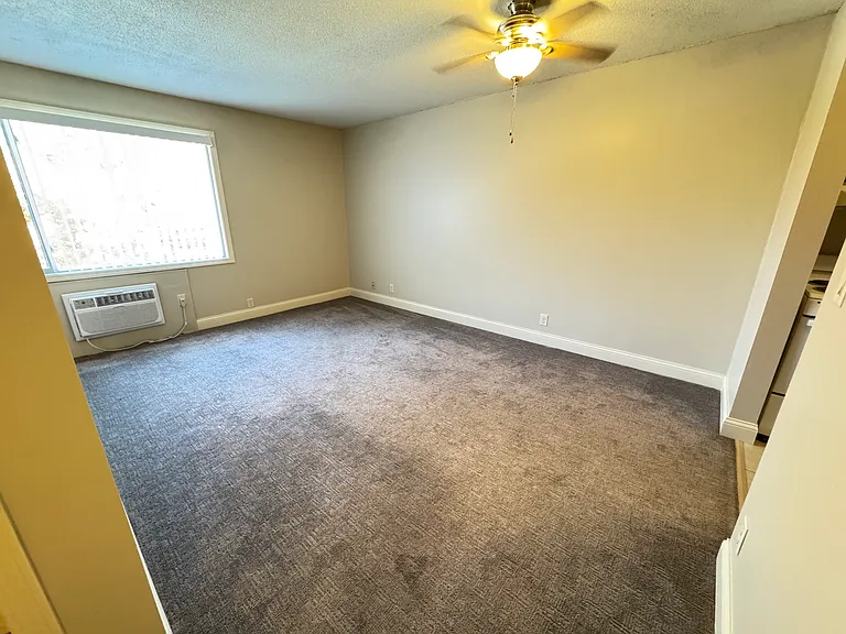 1814 E St #309 — Photo 3