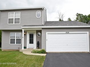 1828 Cambridge Dr, Carpentersville, IL 60110