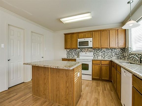 4th image of 116 Stanley Falls Dr