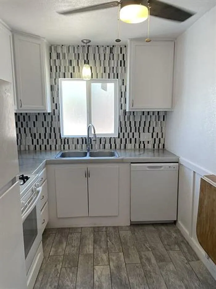 2 bed, 1.0 bath, 747 sqft, $1,375 — Photo 1