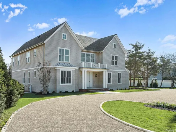 42A Apaucuck Point Road, Westhampton, NY 11977