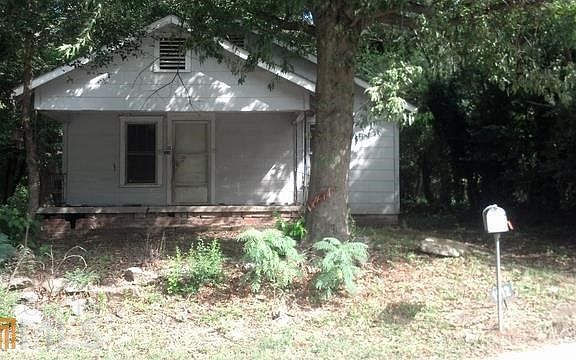3rd image of 1018 Forest Ave