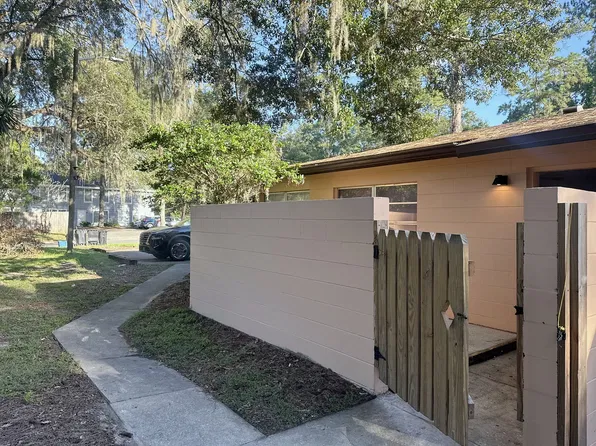 3700 SW 29th Ter #D, Gainesville, FL 32608