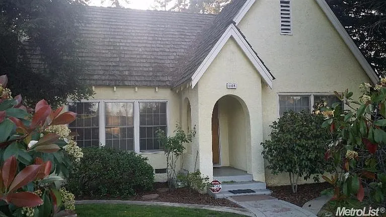 1105 Tully Rd photo 1