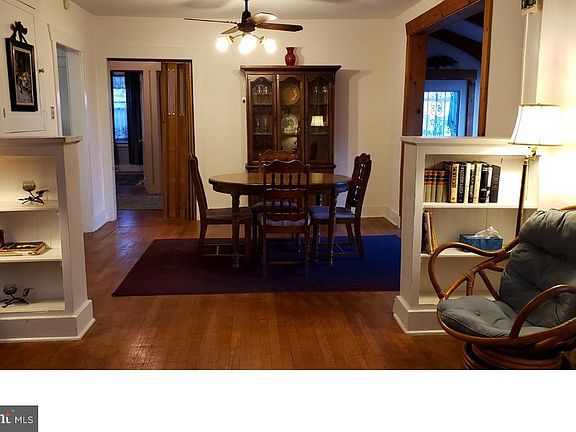 4th image of 215 N Highland Ave
