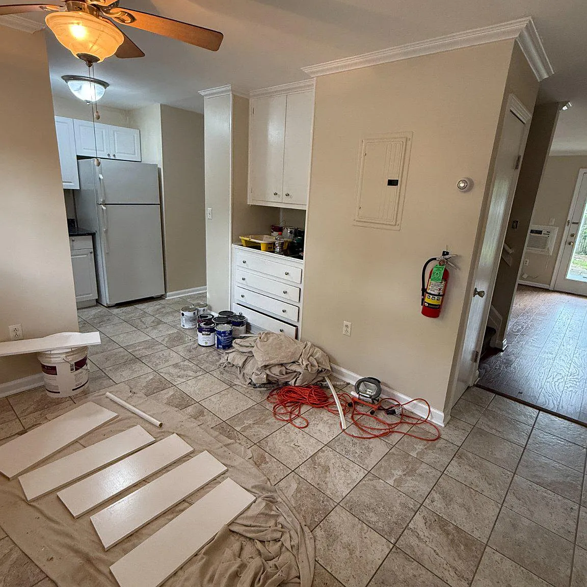 2 bed, 1.5 bath, 7616 sqft, $2,000 — Photo 2