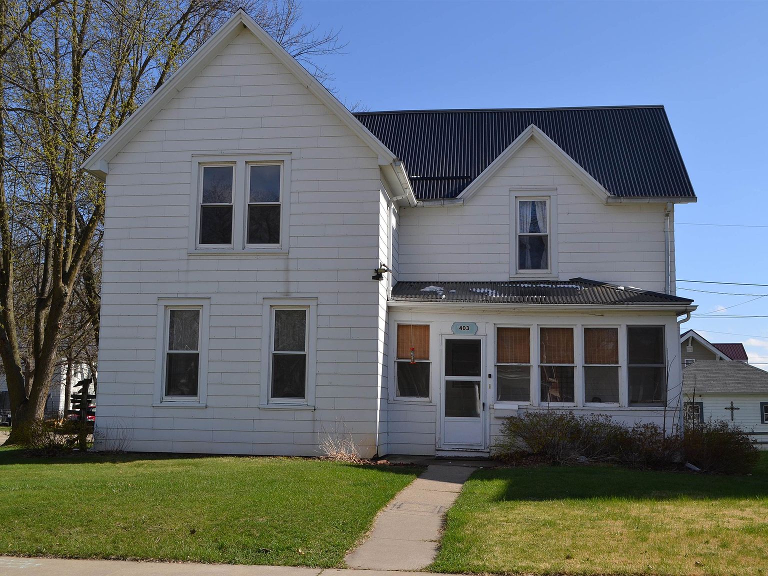 403 2nd Ave SW, Dyersville, IA 52040 Zillow