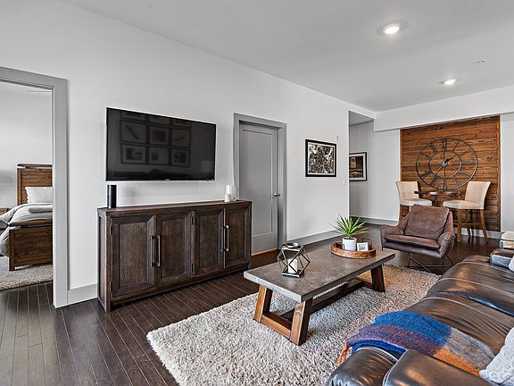 3rd image of 2407 8th Ave S APT 402