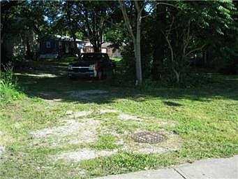 2nd image of 608 Beacon Ave
